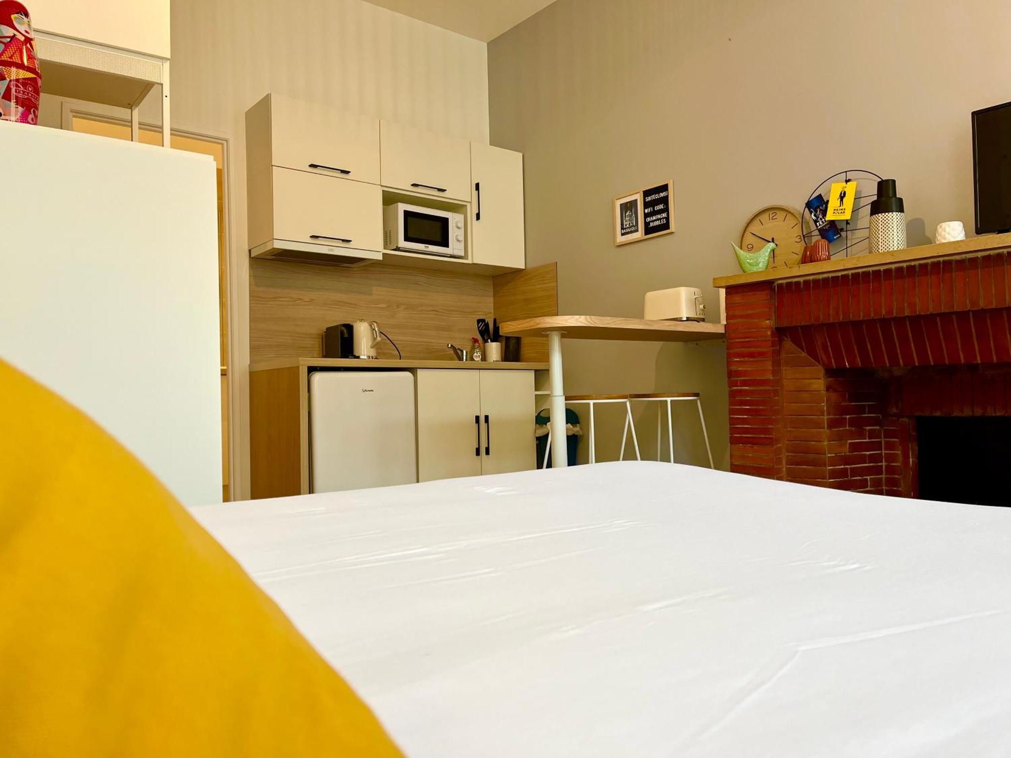 Suite Clovis - 1 Reims Esterno foto