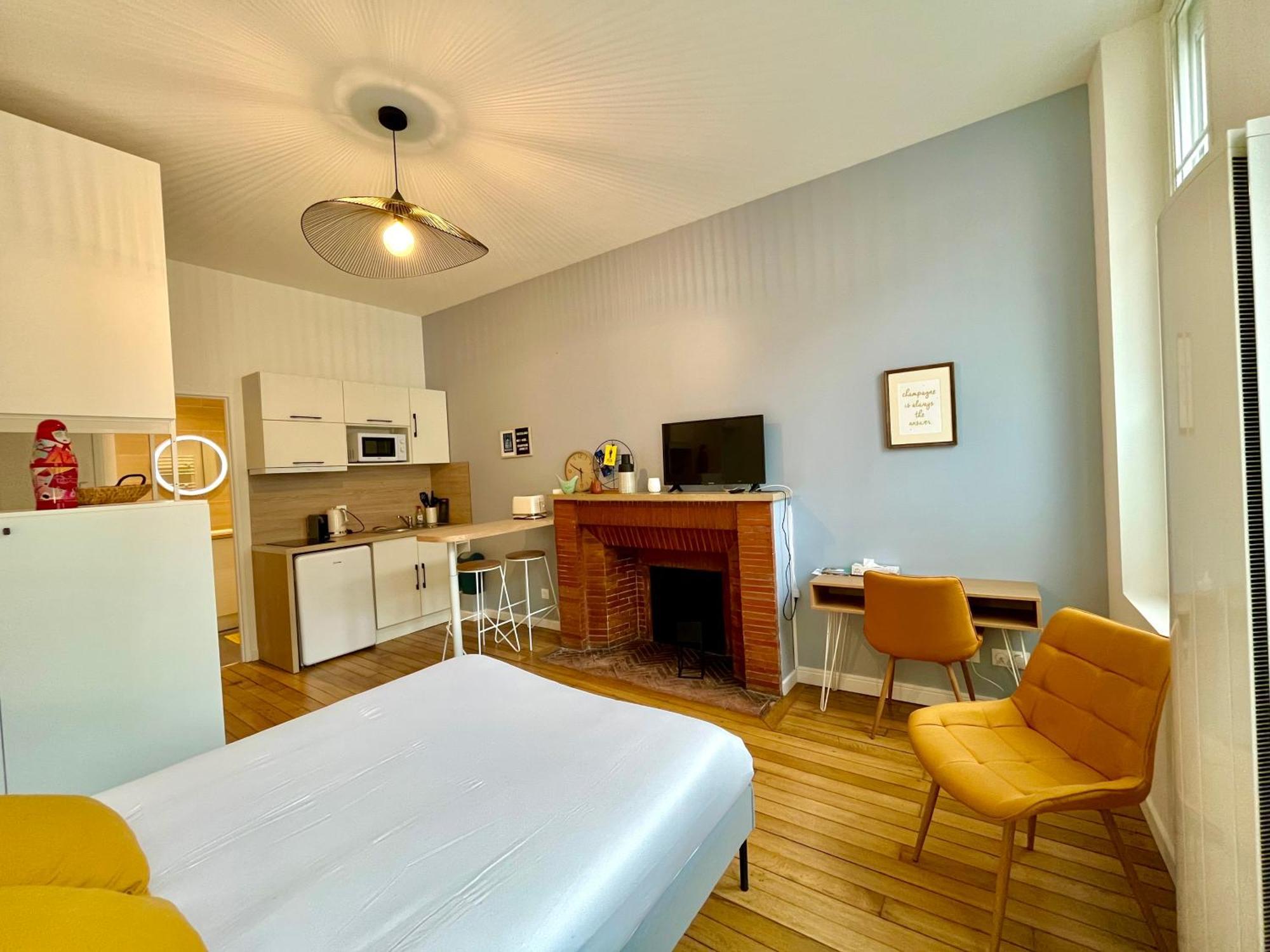 Suite Clovis - 1 Reims Esterno foto